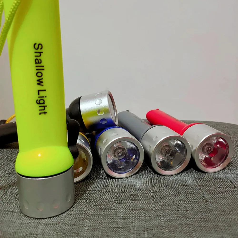Lanterna LED Subaquática Portátil à Prova d’Água