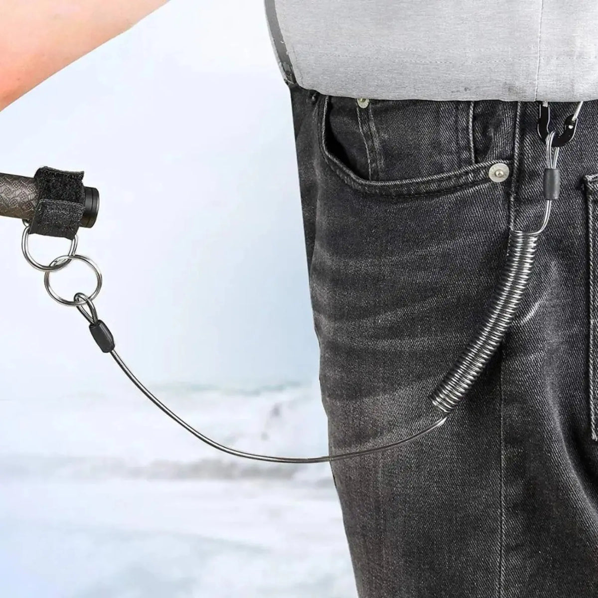 Cordão Elástico Espiral Pesca com Mosquetão e Strap para Varas e Redes - Águas Nobres